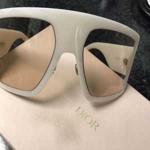 Authentic solight Dior beige Sunglasses